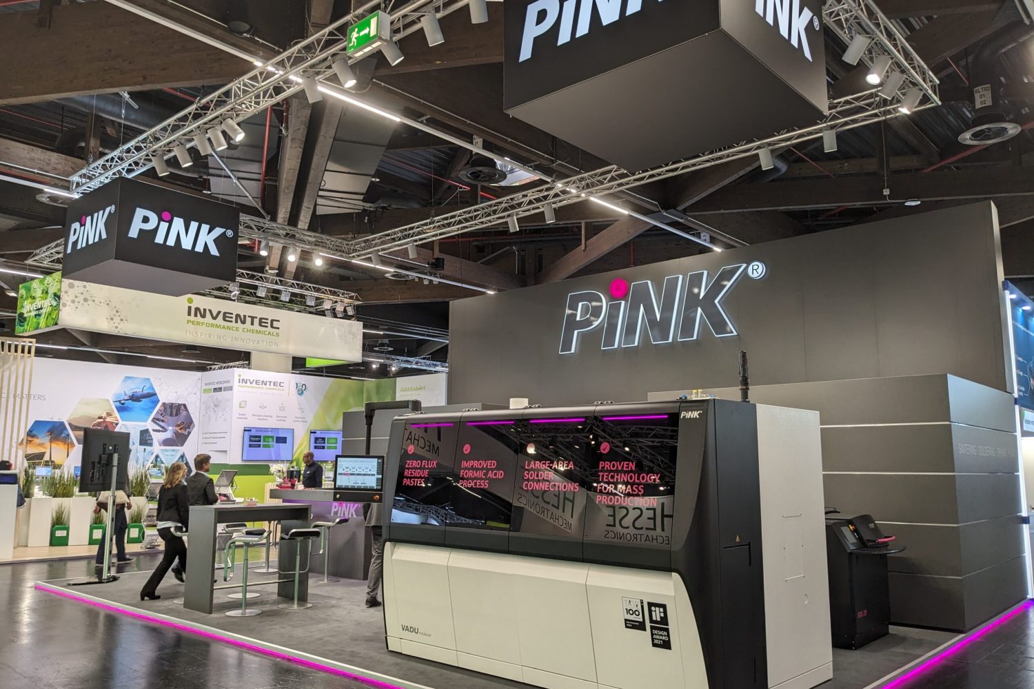 Pink-Messestand_2024-4-scaled.jpg